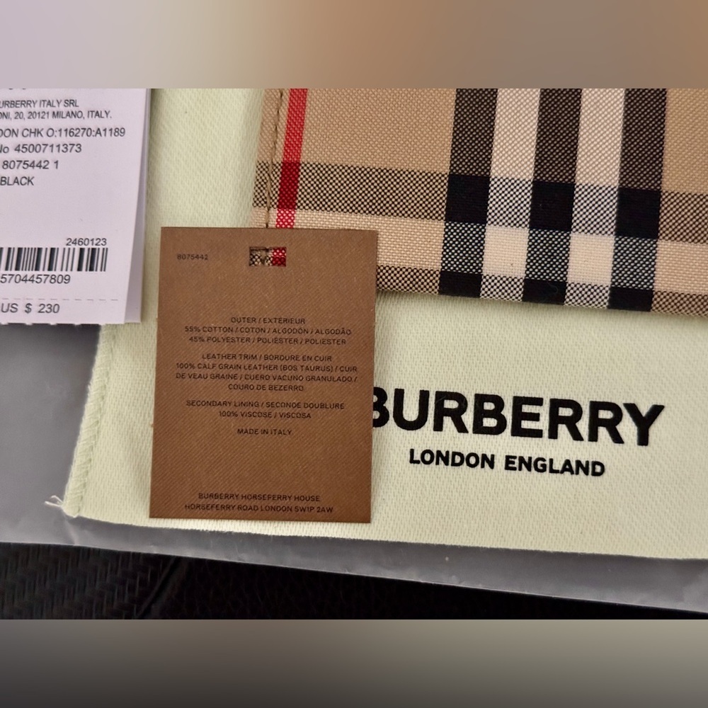 โSOLDโ Burberry Card Holder Tartan Plaid Tan Neutral NWT - Picture 8 of 8
